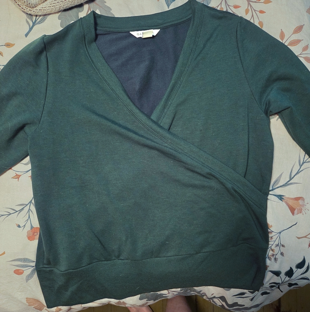 Athleta Green V Neck Wrap Stretch Sweater  Womens Size Large